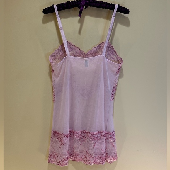 🌟HP🌟Wacoal Embrace Fitted Stretch Chemise Keepsake Lilac/Magenta Lace Nylon L - Picture 4 of 10